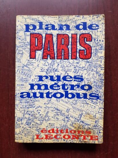 Guide indicateur des rues de Paris. Autobus, Metro, R.E.R